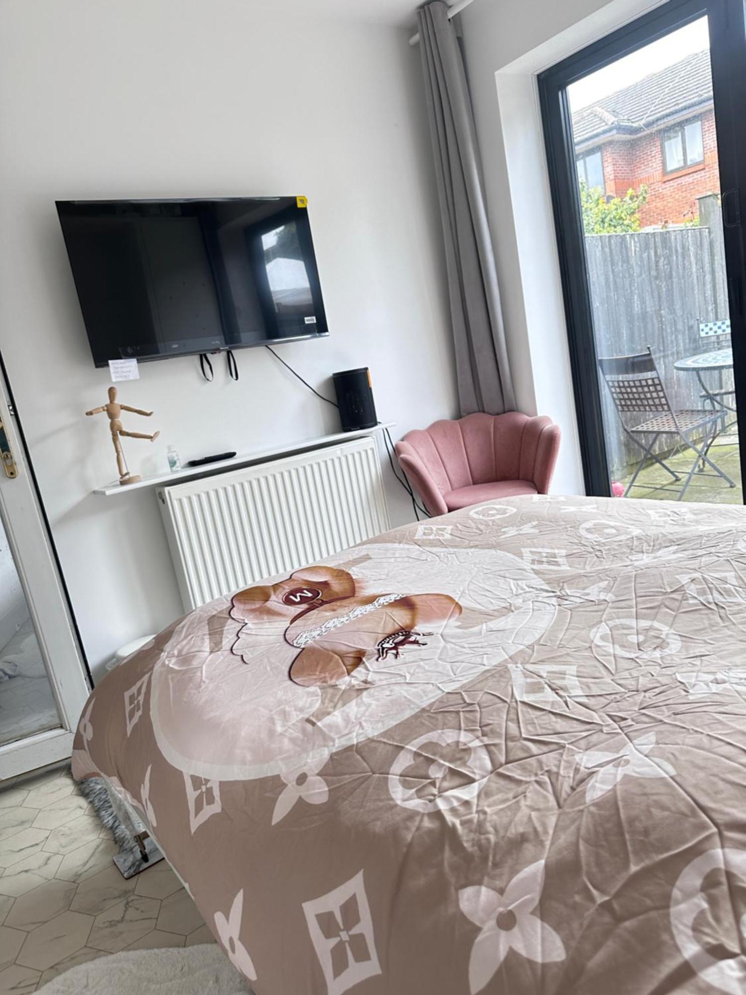 Monalychee Apartment Лондон Екстериор снимка